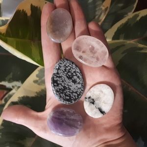 Worrystone crystal bundle